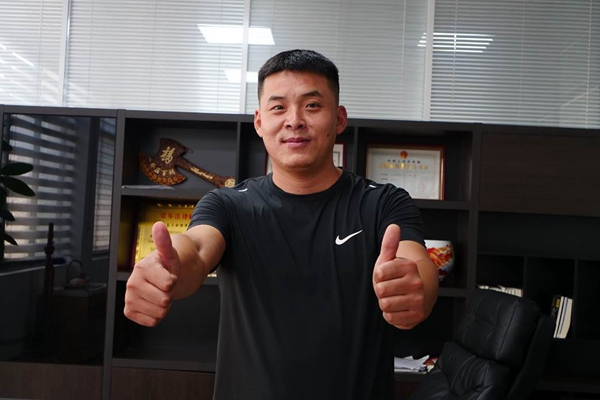 DƬ9.jpg