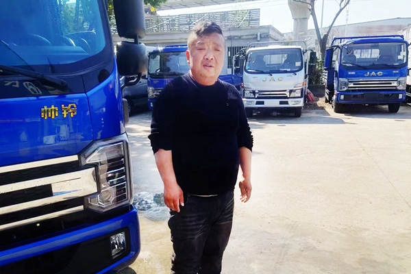 DƬ1.jpg