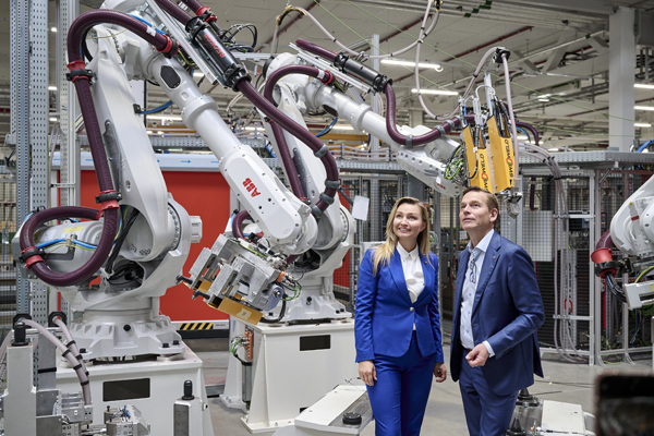 Inauguration of Scania battery assembly(5).jpg