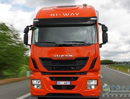 SStralis Hi-Way ǉ(mng)Nڷx